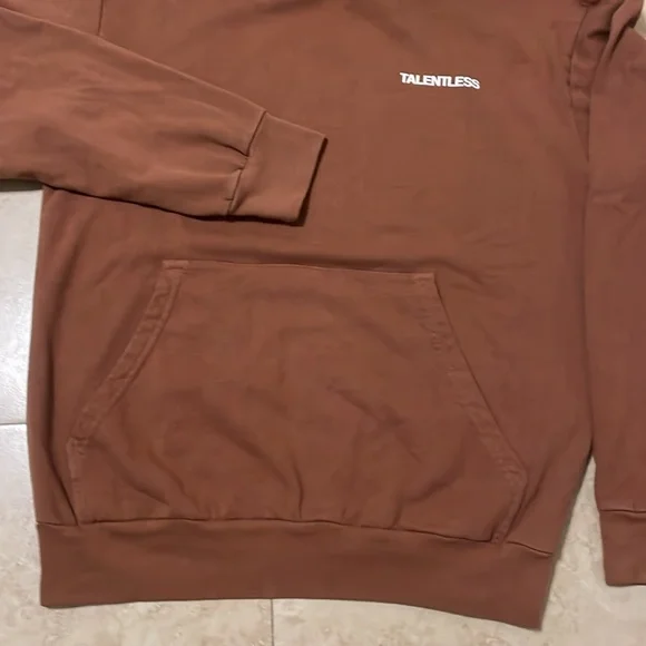 TALENTLESS WOMENS LIGHTWEIGHT HOODIE
Size small color| truffle - Picture 5 of 7